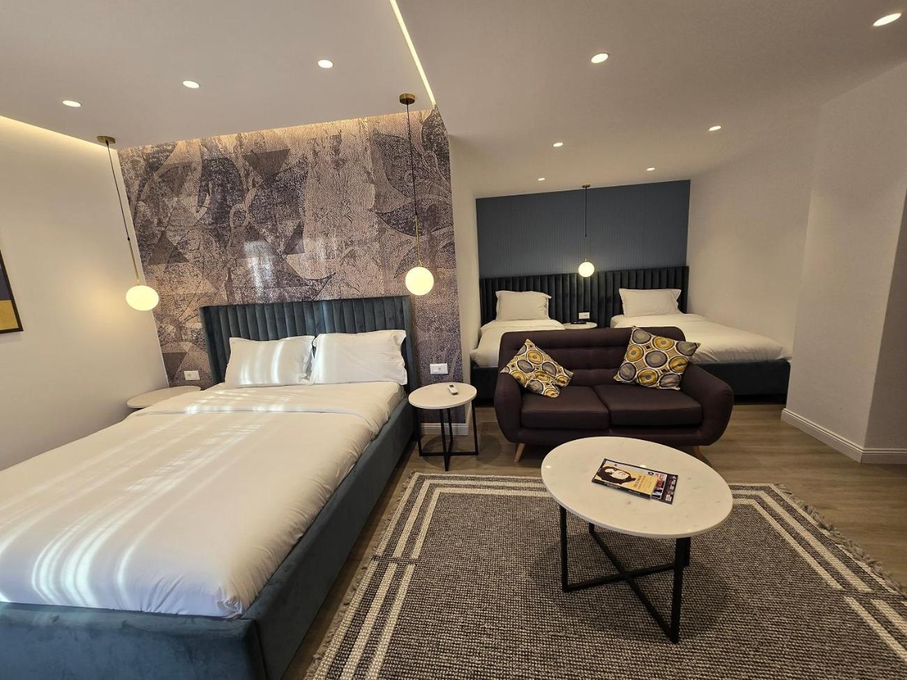 Perla Hotel Pogradec Exterior photo