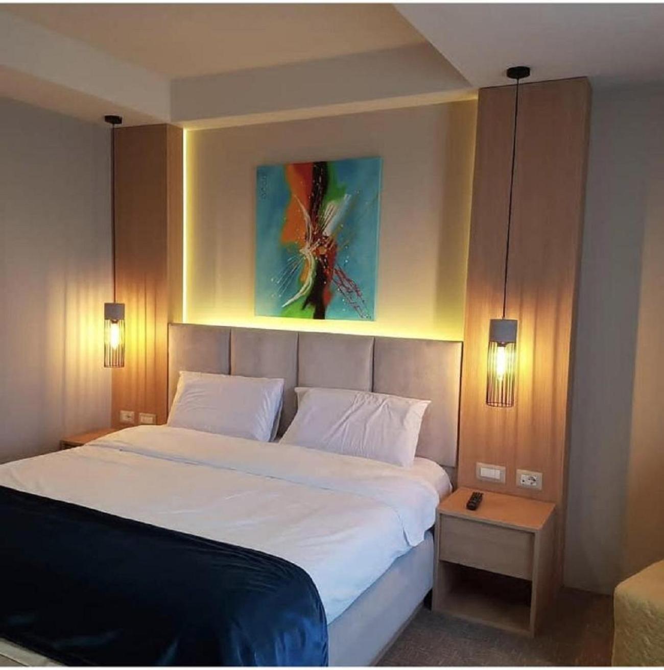 Perla Hotel Pogradec Exterior photo
