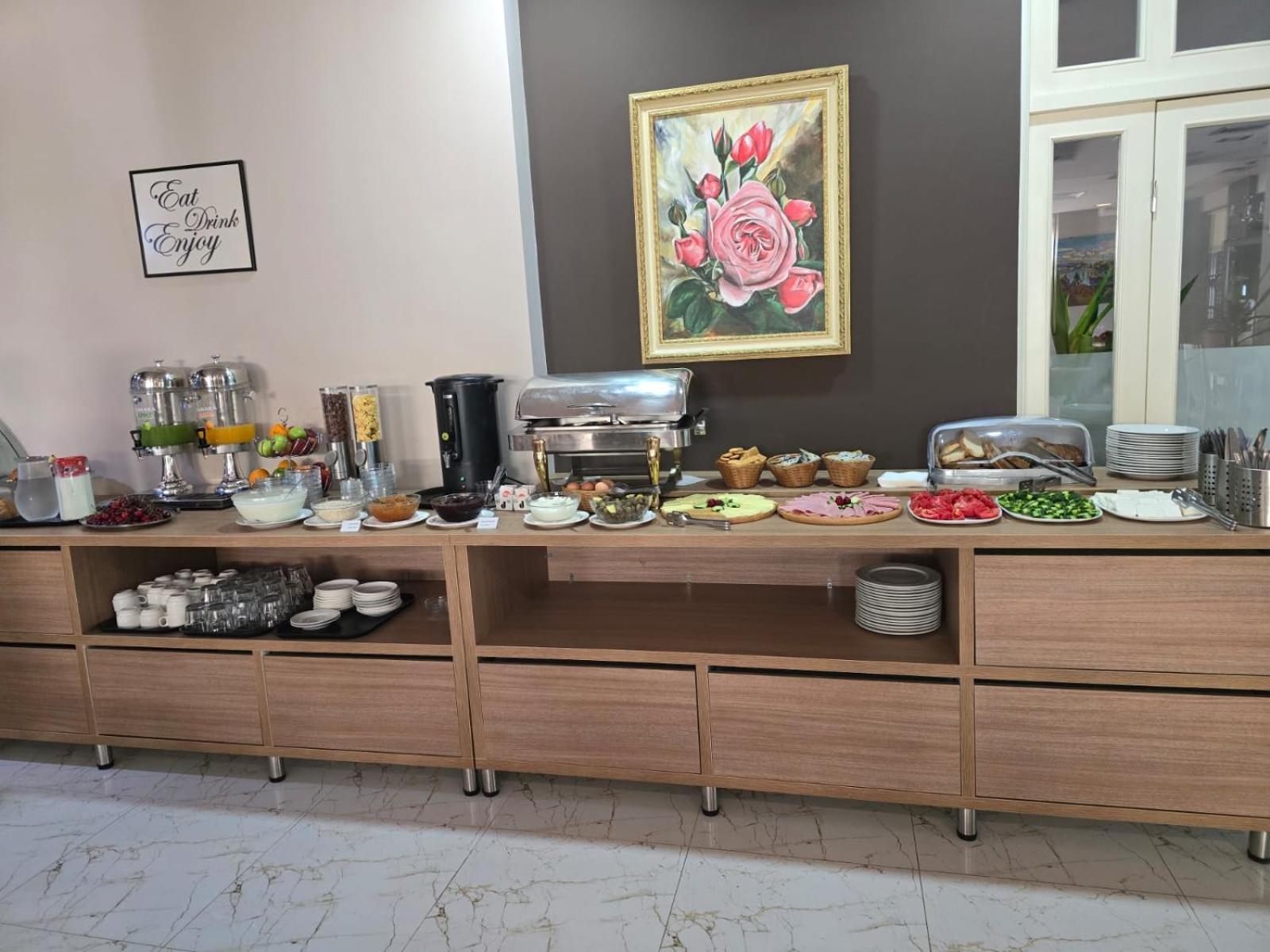 Perla Hotel Pogradec Exterior photo