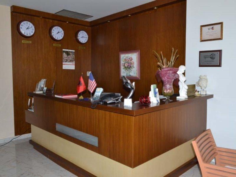 Perla Hotel Pogradec Exterior photo