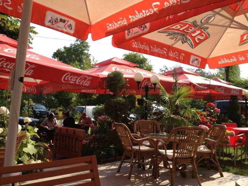 Perla Hotel Pogradec Exterior photo