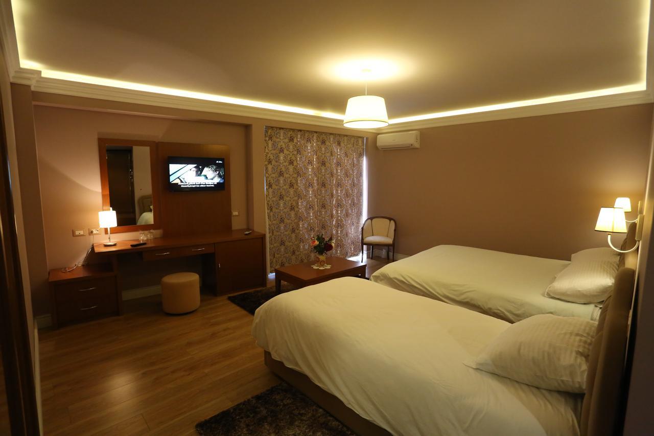 Perla Hotel Pogradec Exterior photo